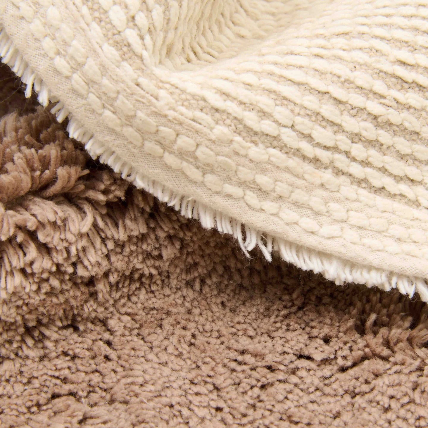 Tapet me ylber me bazë lateksi