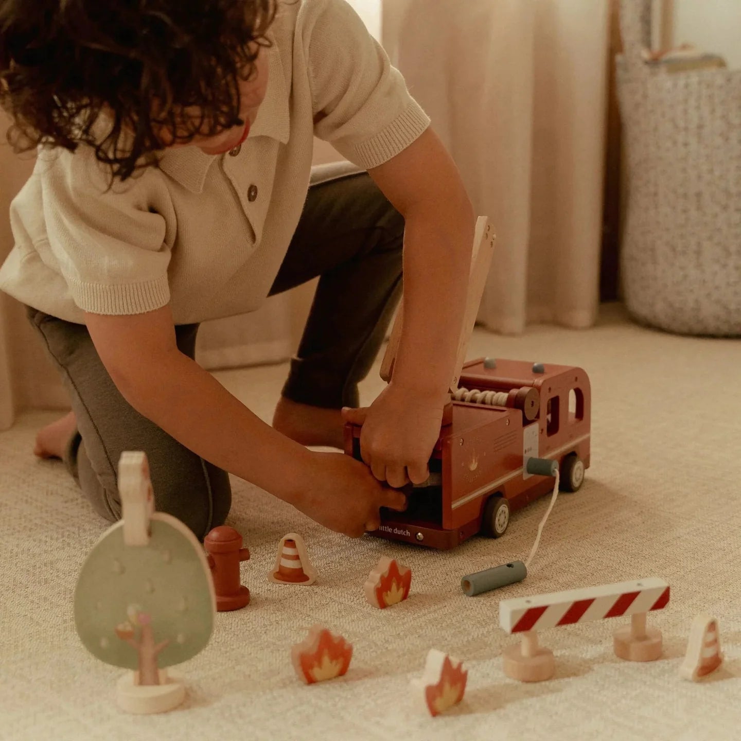 Set kamion zjarrfikes prej druri