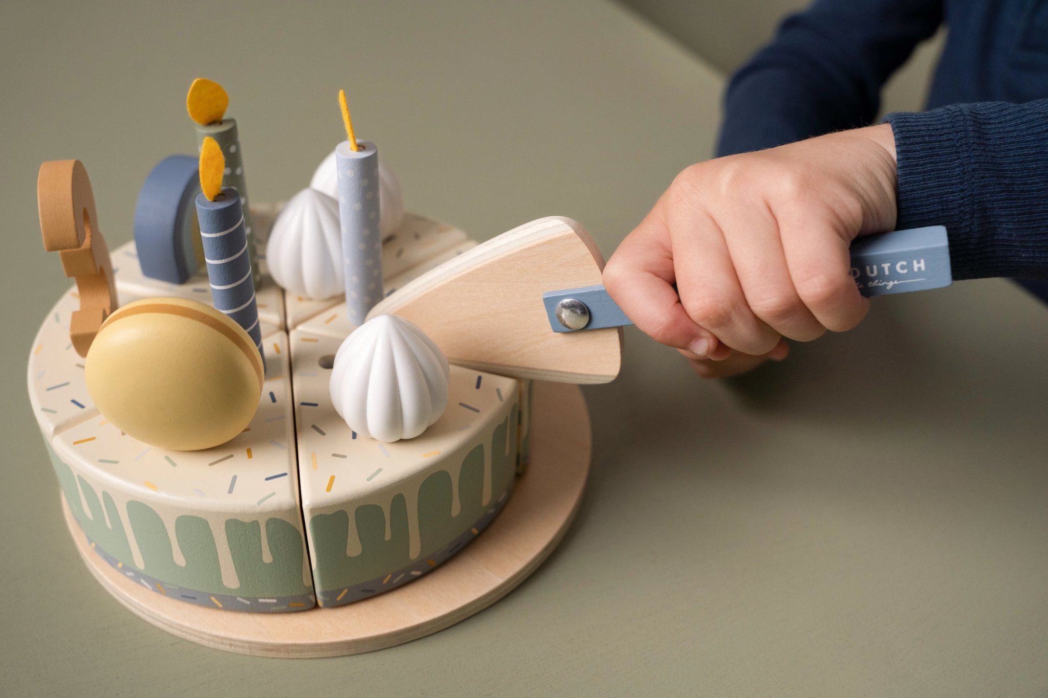 Tortë ditëlindjeje druri blu FSC