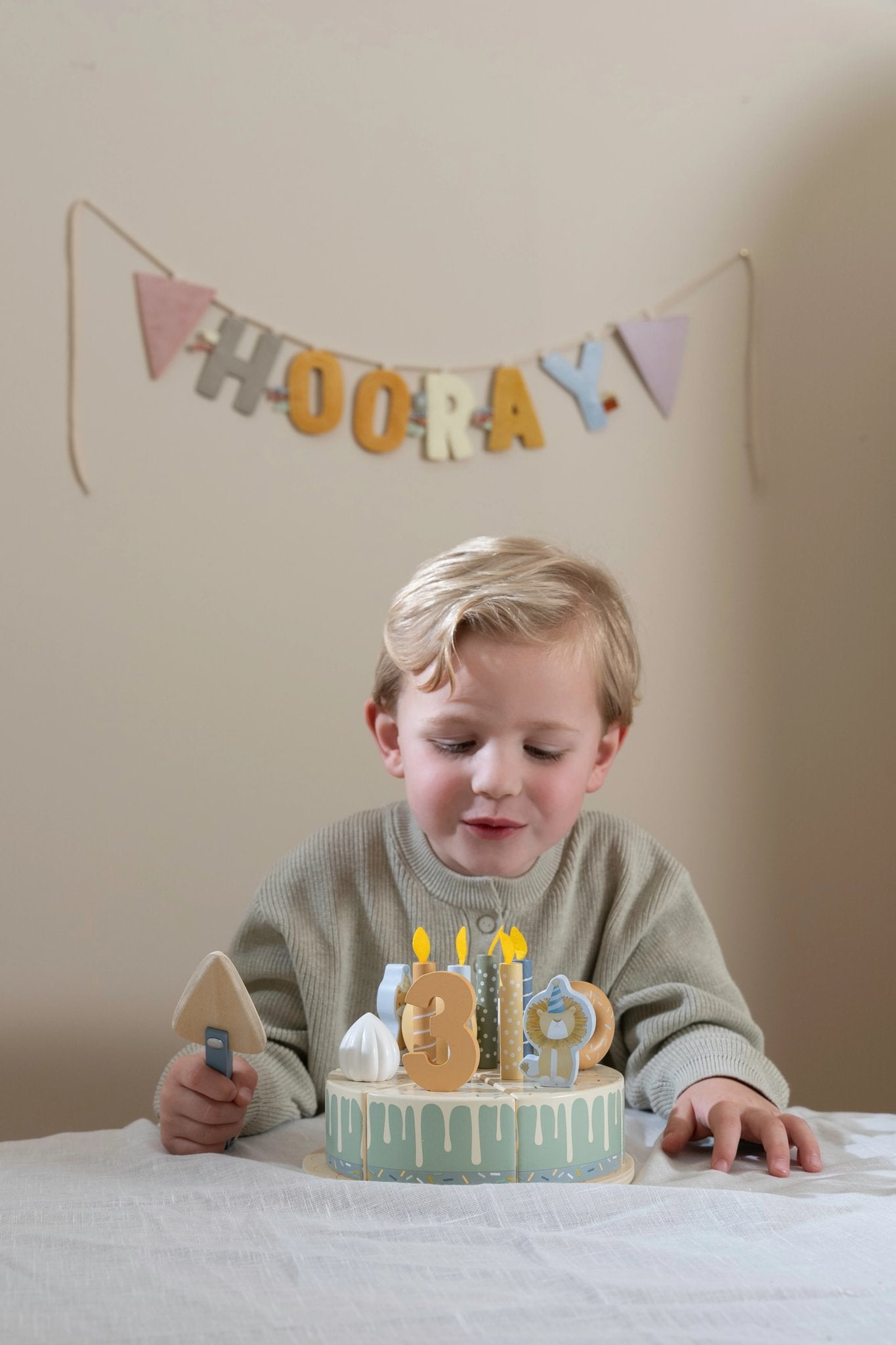 Tortë ditëlindjeje druri blu FSC